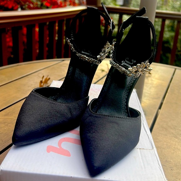 Worn once for one hour, journee collection Loxley Black, Rhinestone strap. - Picture 2 of 9